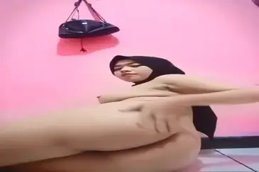 Bokep Jilbab Colmek Sambil Nunggu Pacar poster