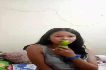 Cewek Binal Colmek Pake Timun Gede Panjang poster
