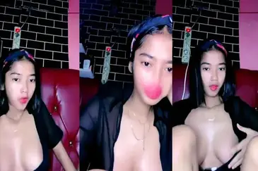 Hilly Livestream Goyangan Ekstrem Bikin Ribuan Penonton Pecah poster