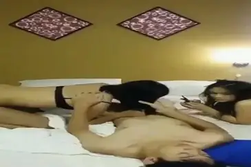 Threesome Kakak Adik Montok Sampe Crott Bareng WOT poster